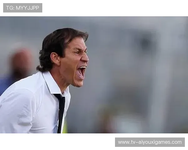 加西亚专项训练防线盯人技巧,小范围突破有进步 加西亚专项训练防线盯人技巧,小范围突破有进步