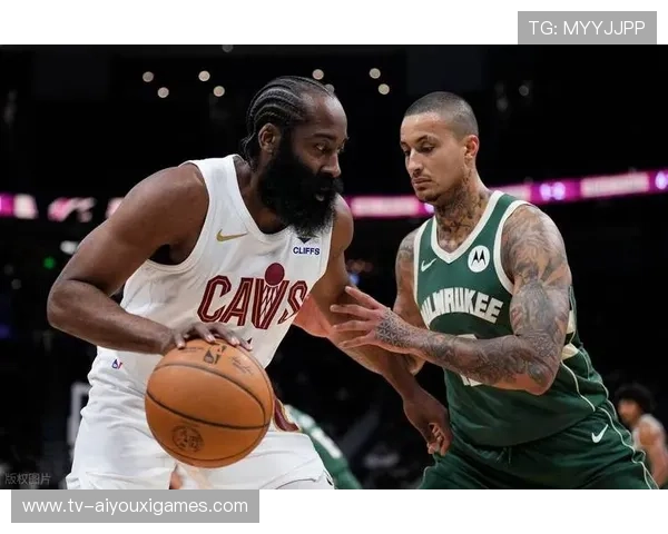 雄鹿外线一波三分雨，对手被迫暂停